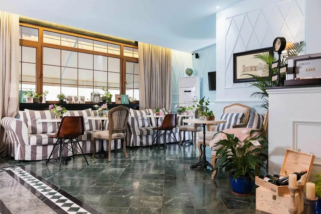Areela Boutique Hotel Tirana 3*,